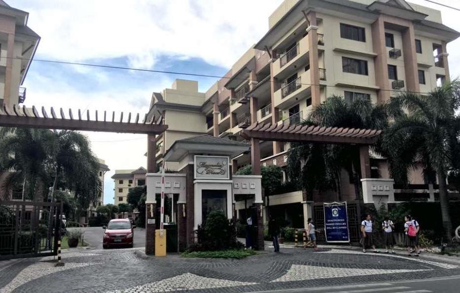 Family Condo Unit In Magnolia Place Quezon City Exterior photo